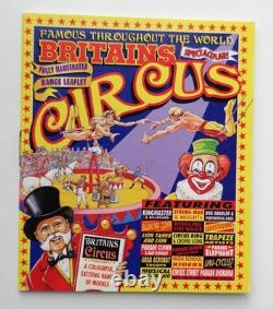 William Britain Circus Street Scene Diorama with Circus Land Rover Vehicle 8673