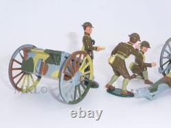 William Britains 41025 French 75mm Gun & Caisson with US Marine Detachment