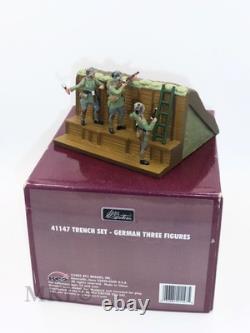 William Britains 41147 WW1/WWI 3 German Infantry in Trench Set