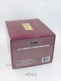 William Britains 41147 WW1/WWI 3 German Infantry in Trench Set