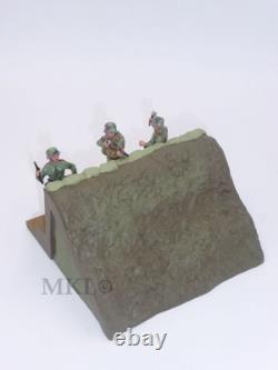 William Britains 41147 WW1/WWI 3 German Infantry in Trench Set