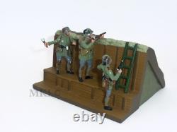 William Britains 41147 WW1/WWI 3 German Infantry in Trench Set