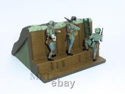 William Britains 41147 WW1/WWI 3 German Infantry in Trench Set