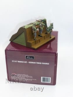 William Britains 41147 WW1/WWI 3 German Infantry in Trench Set