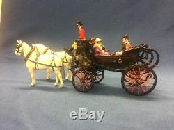 William Britains Queen Victoria in The Royal Barouche with Attendants 00293 Box