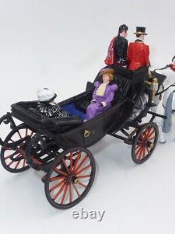William Britains Queen Victoria in The Royal Barouche with Attendants 00293 NEW