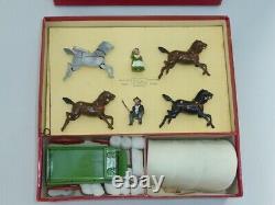 William Britains Vintage Prairie Schooner with Figures Boxed Item Number 2034